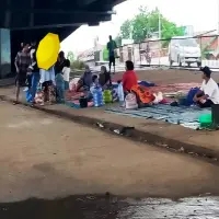 Was-was Banjir Lagi! Warga Desa Mulyasari Memililh Mengungsi di Fly Over Pamanukan Subang