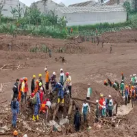Sebanyak 20 Korban Longsor Cisarua Terdata, BNPB Masih Identifikasi 18 Jenazah