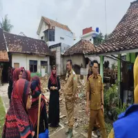 Kadisdikbud Tinjau Langsung Sekolah Terdampak Banjir di Subang Utara