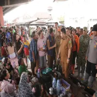 Tinjau Langsung Banjir Pamanukan, Bupati Subang Pastikan Kebutuhan Warga Terdampak Terpenuhi