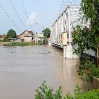 Bayang-bayang Tragedi 2021 Air Terus Naik, Bojong Gayam Siaga Banjir Luapan Sungai Cipunagara