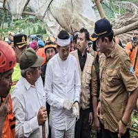 Dedi Mulyadi Tanggapi Kritik Pemuda soal Ikut Evakuasi Korban Longsor Cisarua