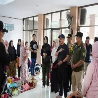 Wakil Bupati Subang Meninjau Lokasi Banjir dan Menyalurkan Bantuan di Kecamatan Ciasem