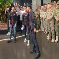 Gerbang Sunyi Itu Bergemuruh: Mahasiswa “Mengetuk” Gerbang Lembur Pakuan dengan Kekecewaan