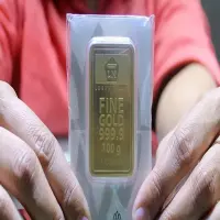 Emas Antam Tiba-Tiba Anjlok! Turun Rp45 Ribu per Gram, Investor Wajib Waspada Pagi Ini