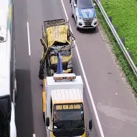 Sopir Truk Tewas di Laka Tunggal di Tol Cipularang KM 91B Purwakarta, Diduga Mengantuk