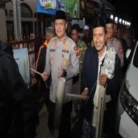 Rawatib Ramadan, Kapolres Subang Bangungkan Warga Sahur Jaga Kamtibmas di Pantura
