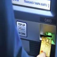 Cara Transfer Uang ke Sesama BCA, Bisa di ATM atau BCA Mobile