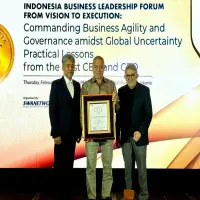 Presdir JNE Mohamad Feriadi Soeprapto Raih Penghargaan Indonesia Best CEO 2025
