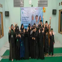 Manfaatkan Momen Ramadhan Melalui Program Dahsyat, PT Dahana Subang Santuni Anak Yatim