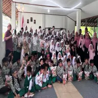 Tanamkan Kepedulian Sosial,  OSIS SMPN 1 Subang Gelar Program Berbagi