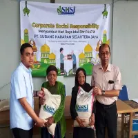 Warga Desa Padaasih Terima 230 Paket Sembako dari PT Subang Harapan Sejahtera Jaya