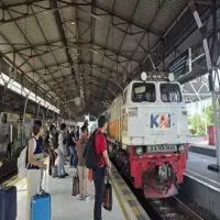 Jelang Lebaran 2026, Tiket Kereta Api Jarak Jauh Laris Manis Diburu Pemudik