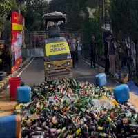 Ribuan Miras Dimusnahkan Polres Subang, Bukti Peredaran Minuman Keras Masih Marak