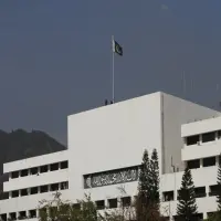 Pakistan Terapkan WFH di tengah Lonjakan Harga Minyak Dunia, Libur Sekolah Diperpanjang