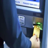 Cara Tarik Tunai di ATM BCA dengan Mudah, Makin Fleksibel dan Cepat