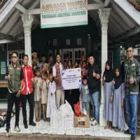 FIFGROUP Cabang Purwakarta Bagikan 56 Takjil, Tebarkan Kebaikan di Bulan Suci Ramadan