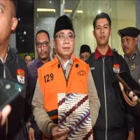 KPK Tahan Mantan Menag Yaqut Cholil Qoumas Tersangka Korupsi Kuota Haji 2023-2024