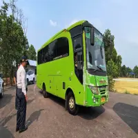 Petugas Gabungan Pastikan Bus Laik Jalan lewat Ramp Check Purwakarta