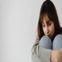 6 Tips Mengatasi Kesepian Saat Lebaran Sendirian Biar Nggak Sedih