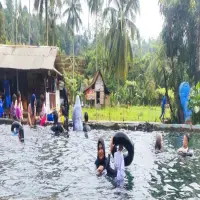 Mata Air Cimincul Subang Diserbu Wisatawan