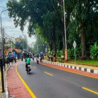 Bahu Jalan di Jawa Barat Kini Berwarna Merah, Ini Tujuan dan Manfaatnya