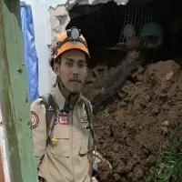 Akibat Hujan Deras Terjadi Longsor di Tanjungsiang