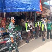 Pasca Lebaran, TNI-Polri Amankan Pasar Pagaden, Pastikan Aktivitas Nyaman