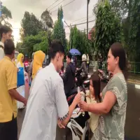 Apresiasi Petugas Pengamanan Mudik dan Libur panjang , PHRI Subang Salurkan 1.300 Nasi Box
