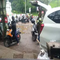 Gubernur Jabar Dedi Mulyadi Imbau PKL dan Warga Jaga Kebersihan di Kawasan Gapura Mendak Waluya