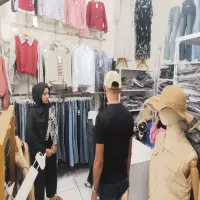 Aksi Pencuri Nekat di Purwakarta Terekam CCTV
