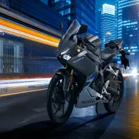 Honda CBR250RR 2026 Hadir dengan Warna Silver Baru, Harga Lebih Terjangkau