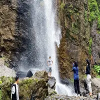 Tawarkan Keindahan Air Terjun, Pesona Alam Curug Cina di Subang Mulai Dilirik Wisatawan