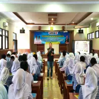 Satres Narkoba Polres Sosialisasikan P4GN di SMAN 2 Subang