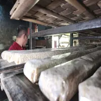 Harga Plastik dan Kedelai Naik, Perajin Tempe di Purwakarta Terpaksa Kurangi Berat dan Ukuran