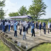 Dies Natalis ke-12 POLSUB Pecah! Senam Massal hingga Panggung Kreativitas Satukan Sivitas Akademika POLSUB