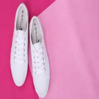 5 Cara Mencuci Sepatu Putih agar Tetap Bersih dan Tidak Menguning