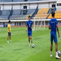 Sinyal Perang Persib Bandung dari Sergio Castel: Bidik Lima Laga