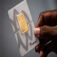 Harga Emas Hari Ini 4 Mei 2026 Bergerak Variatif, Antam Masih Tertinggi