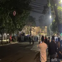 Kerusuhan Mayday 2026 Bandung, Pos Polisi Dibakar