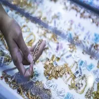 Wow Harga Emas Antam Meledak! UBS Tembus Rp2,89 Juta, Antam Nyaris Rp3 Juta per Gram