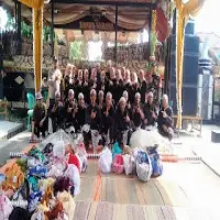 Tradisi Kirab Tumpeng Mapag Sri Desa Rangdu