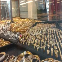 Harga Emas Perhiasan Hari Ini 12 Mei 2026 Anjlok, Simak Daftar Lengkap dari 24K hingga 5K