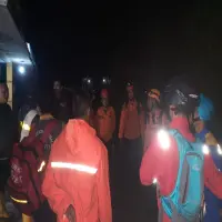 Masih Dicari, Ini Kronologis 2 Wisatawan Asal Karawang Hilang Terseret Longsor di Cileat Subang