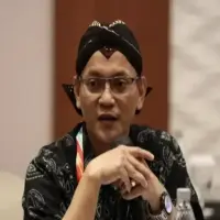 Pojokan 305: Amos-Ku
