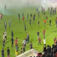 Ricuh Usai Pertandingan! Oknum Suporter PSM Makassar Diduga Tendang Pemain Persib Bandung di Lapangan