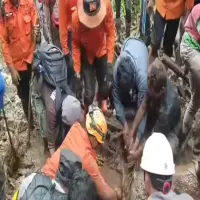 Longsor Curug Cileat Gegerkan Warga, Proses Evakuasi Korban Penuh Haru