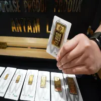 Harga Emas Antam Hari Ini Turun Tajam! Turun Rp24 Ribu, Saatnya Borong?