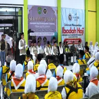 Sekda Subang, Asep Nuroni Lepas Jamaah Haji Kloter 39