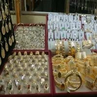 Daftar Harga Emas Perhiasan Hari Ini, Saatnya Borong atau Tukar Tambah?